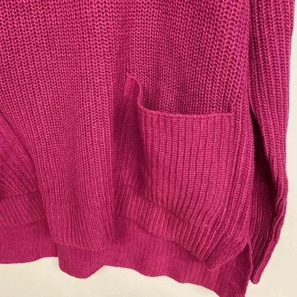 Size medium women’s 2 Pocket sweater. New but no tags. Fuchsia pink. - Picture 6 of 10